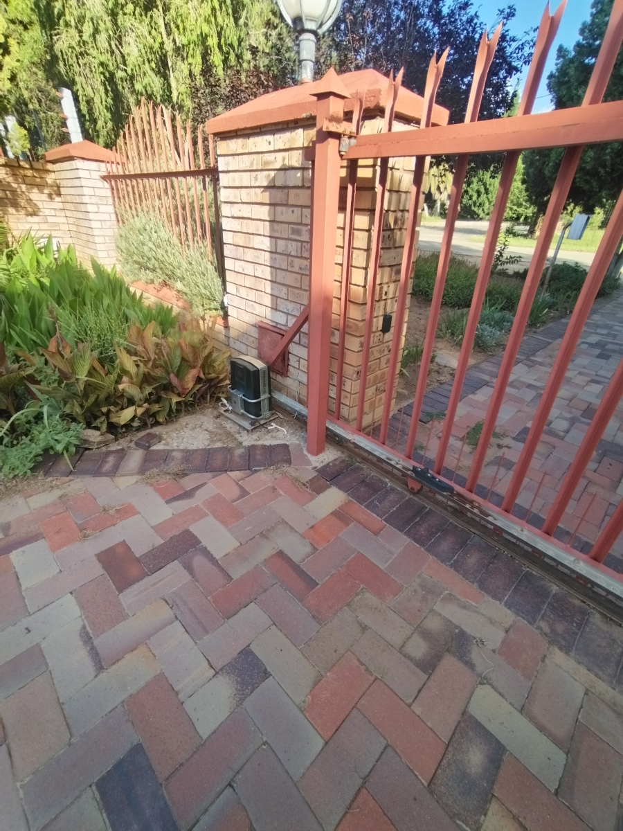 4 Bedroom Property for Sale in Christiana North West